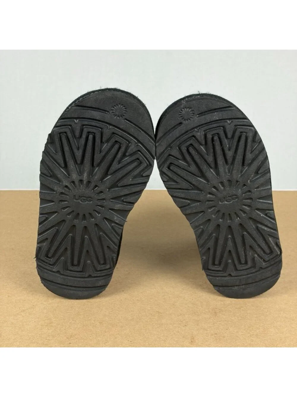 UGG Jona Suede Short Boot Toddler 7 Black Pull On Snap Ankle Sheepskin Lined
